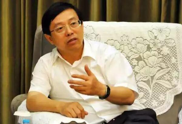 辭職信寫成詩，這個市長未免太多情.jpg