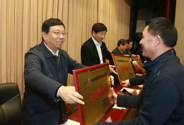 年終獎算什么！年初的這個獎更說明問題！.jpg